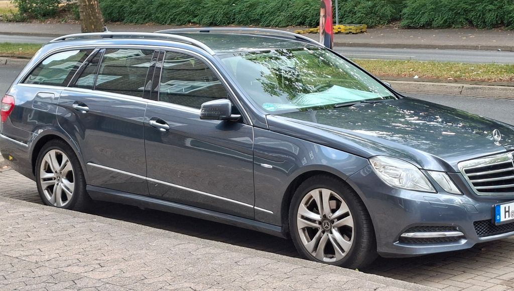 Bild des Angebotes Mercedes-Benz E 220 CDI T BlueEFFICIENCY AVANTGARDE AVANTGARDE