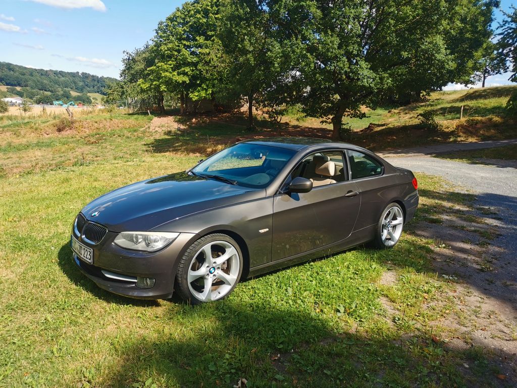 Bild des Angebotes BMW 325i Coupé - E92 LCI