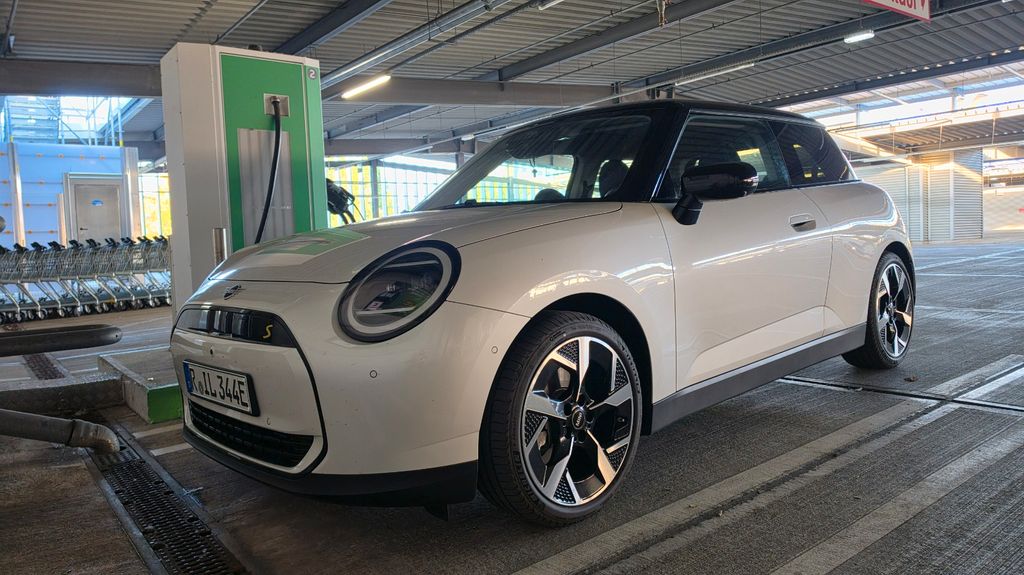 Bild des Angebotes MINI \\MINI Cooper SE Classic Trim XL\\