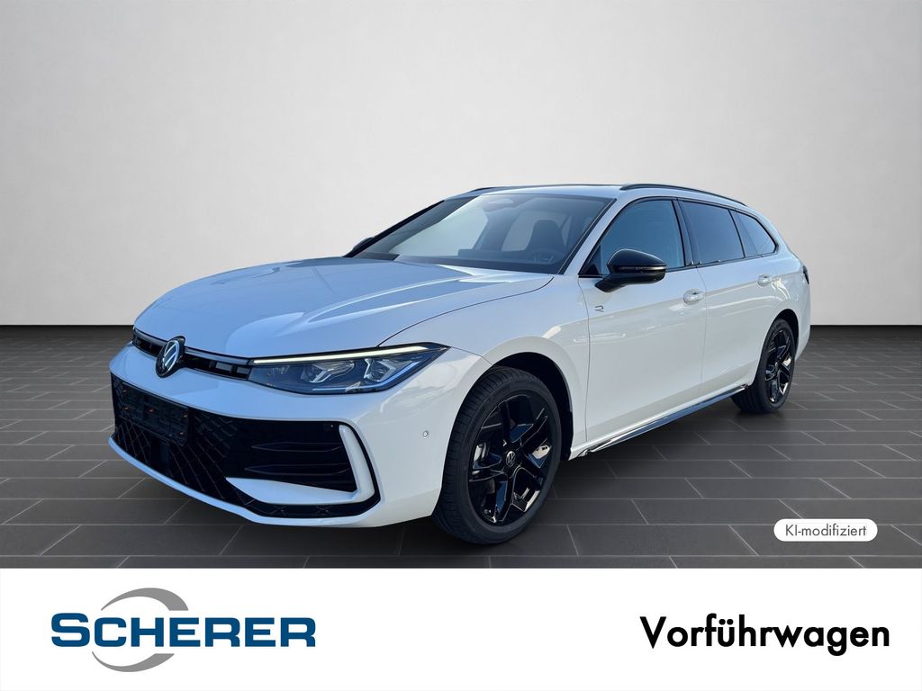 Bild des Angebotes Volkswagen Passat 2,0 l TDI R-LINE / DSG / PANO / IQ / PRO