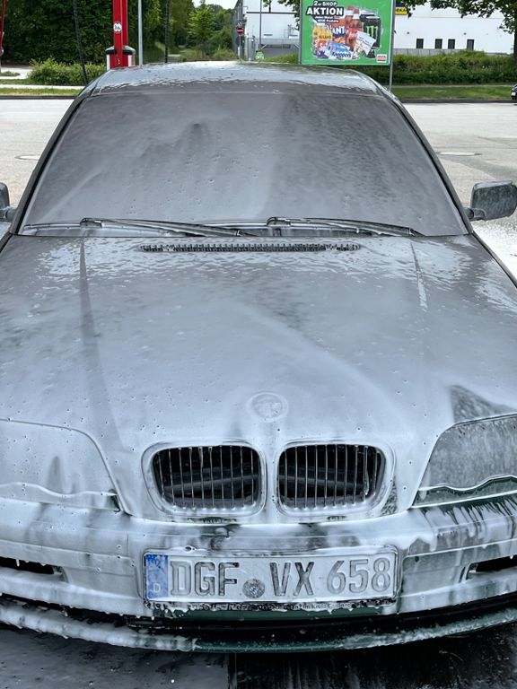 BMW 318i -
