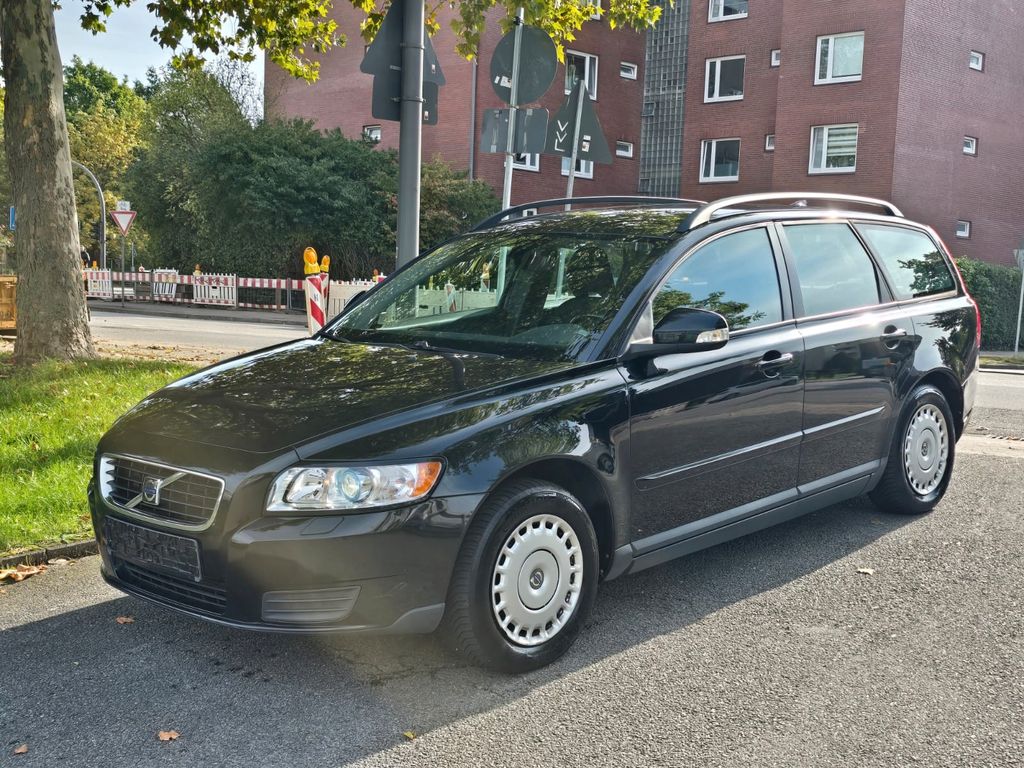 Bild des Angebotes Volvo V50 Kombi 1.8 Summum*Xenon*