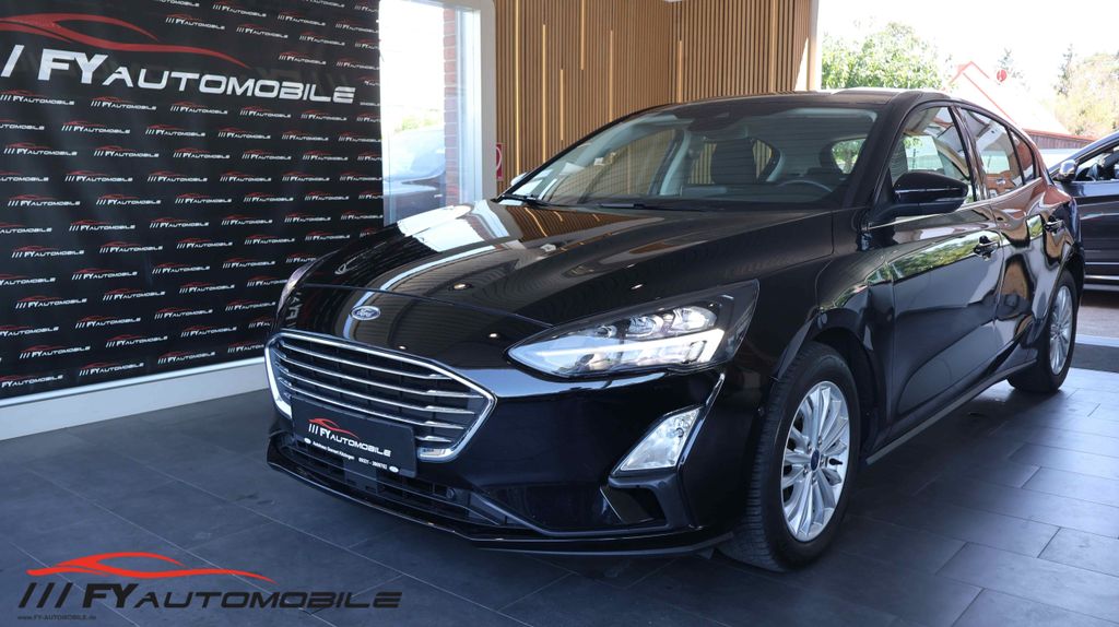 Bild des Angebotes Ford Focus Titanium Lekradhzg. Navi LED Ambiente.