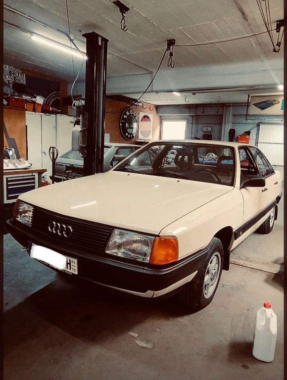 Bild des Angebotes Audi 100 C3 Typ 44 - Oldtimer