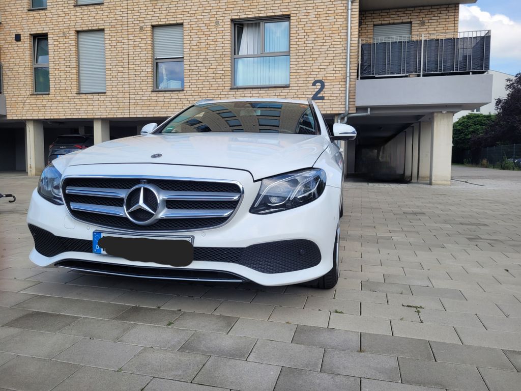 Bild des Angebotes Mercedes-Benz E 350 d T AVANTGARDE Autom. AVANTGARDE