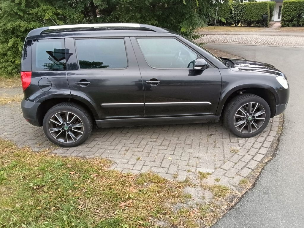 Bild des Angebotes Skoda Yeti 1.2 TSI Active! TÜV Neu! AHK! 1Hand ! Top !