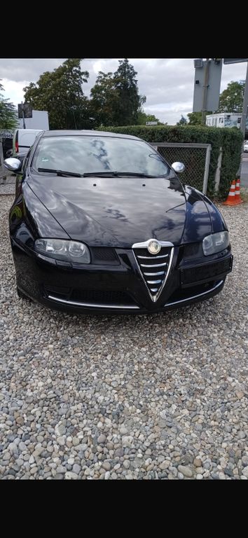 Alfa Romeo GT 1.9 JTD 16V M-Jet     Quadrifoglio