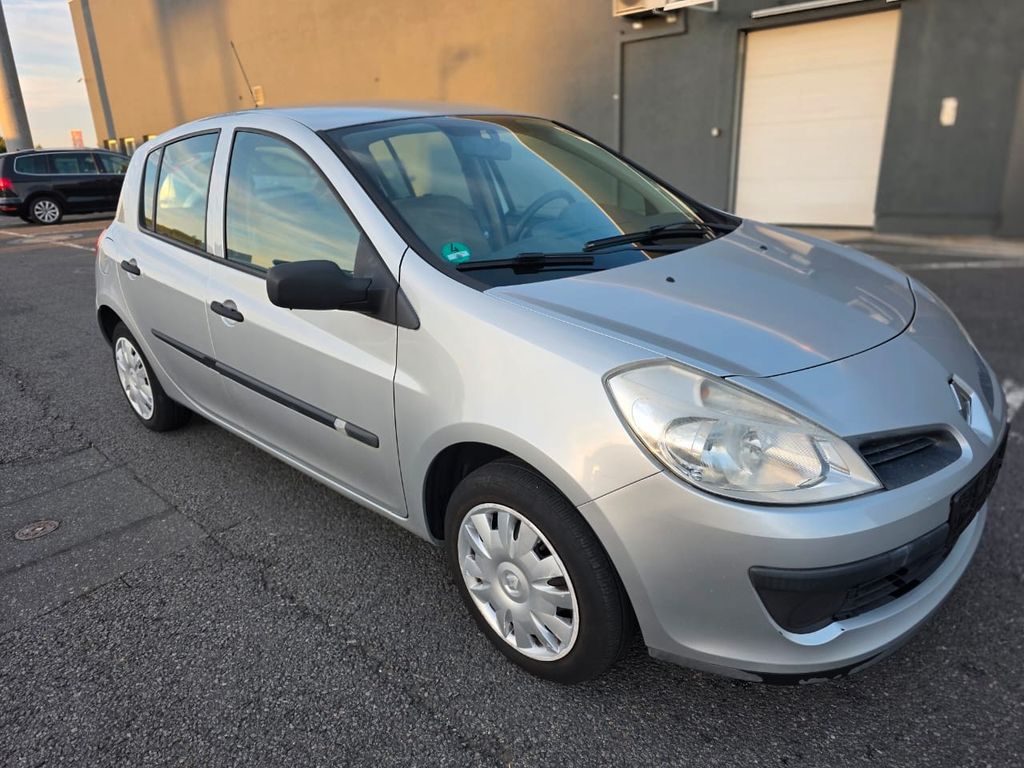 Bild des Angebotes Renault Clio by RIP CURL 1.2 16V 55kW by RIP CURL