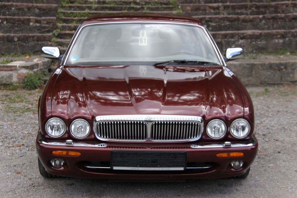 Bild des Angebotes Jaguar Daimler Super V8 Langversion  3 Jahre Garantie