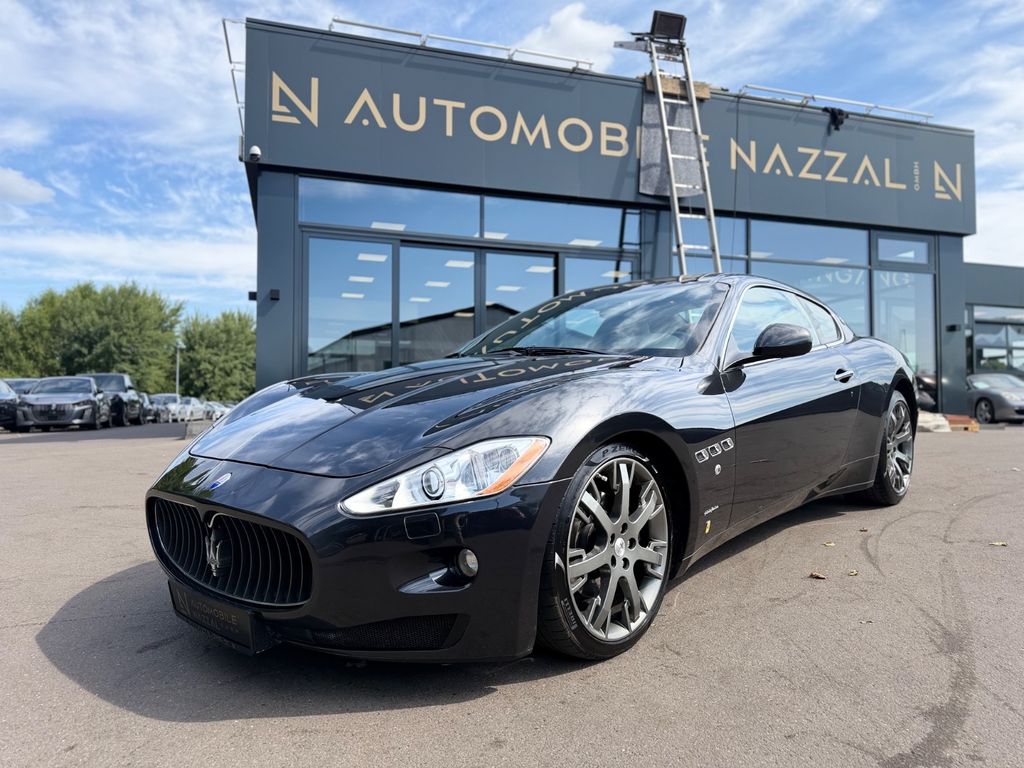 Bild des Angebotes Maserati GRANTURISMO*AUT.*LEDER-ROT*PDC*SPORT-ABGAS*
