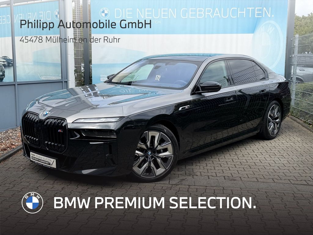 Bild des Angebotes BMW i7 M70 xDrive M Sport Two-Tone B&W TV Lounge