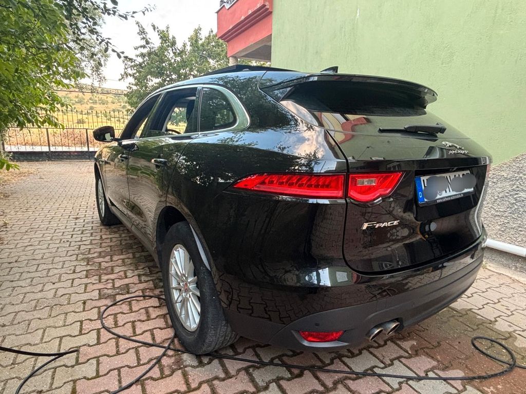 Bild des Angebotes Jaguar F-Pace 20d AWD Pure Automatik Pure
