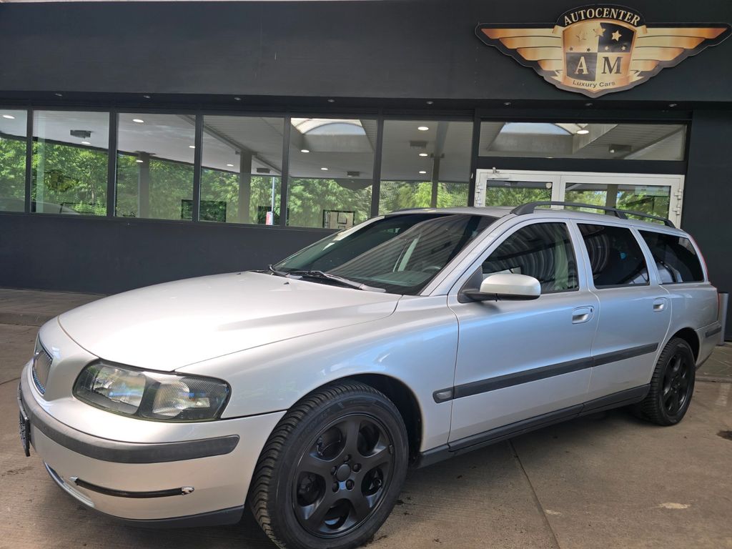 Bild des Angebotes Volvo V70 2.4 Comfort T-LEDER/Multimedia/AHK