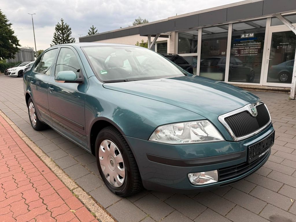 Bild des Angebotes Skoda Octavia Lim. 1.6FSI Ambiente Klima AHK Tempo PDC