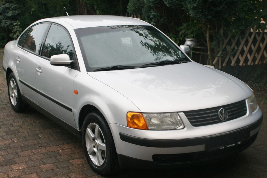 Volkswagen Passat 1.8 AHK Klima SHZ