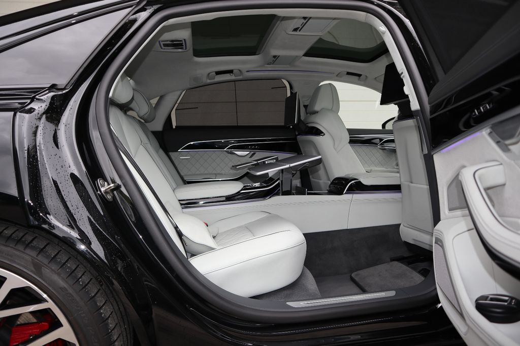 Bild des Angebotes Audi A8L 60 TFSIe lang EXCLUSIVE/S-LINE/UPE 190.975,-