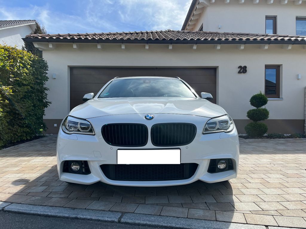 Bild des Angebotes BMW 535d xDrive Touring mit 20" SR und 19" WR