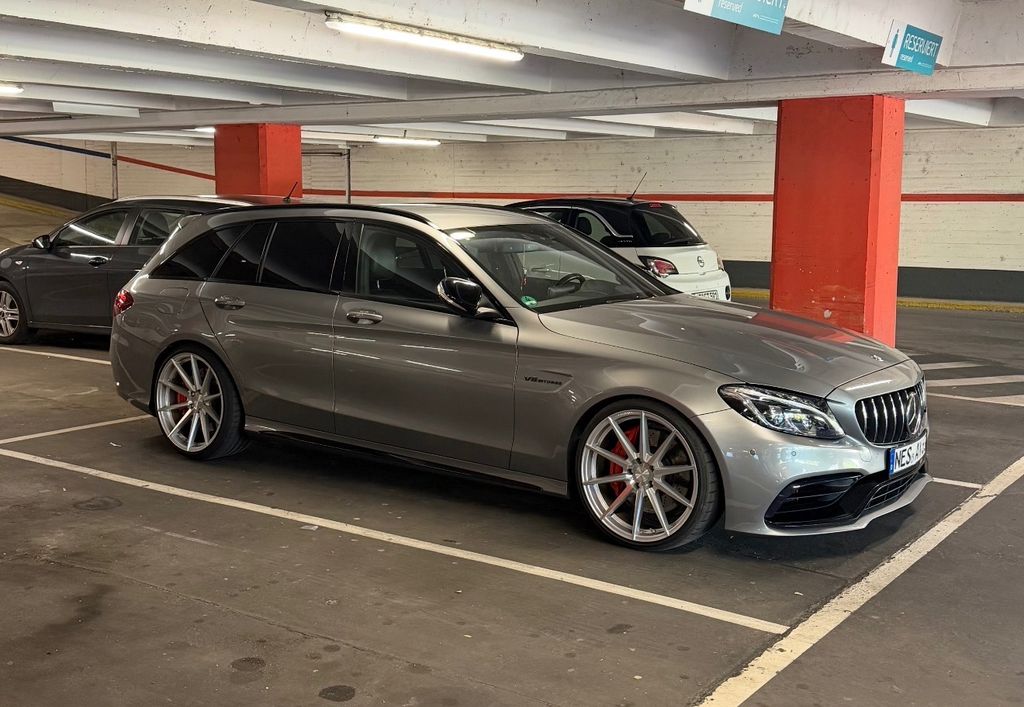 Mercedes-Benz C 63 AMG T-Modell Night Paket