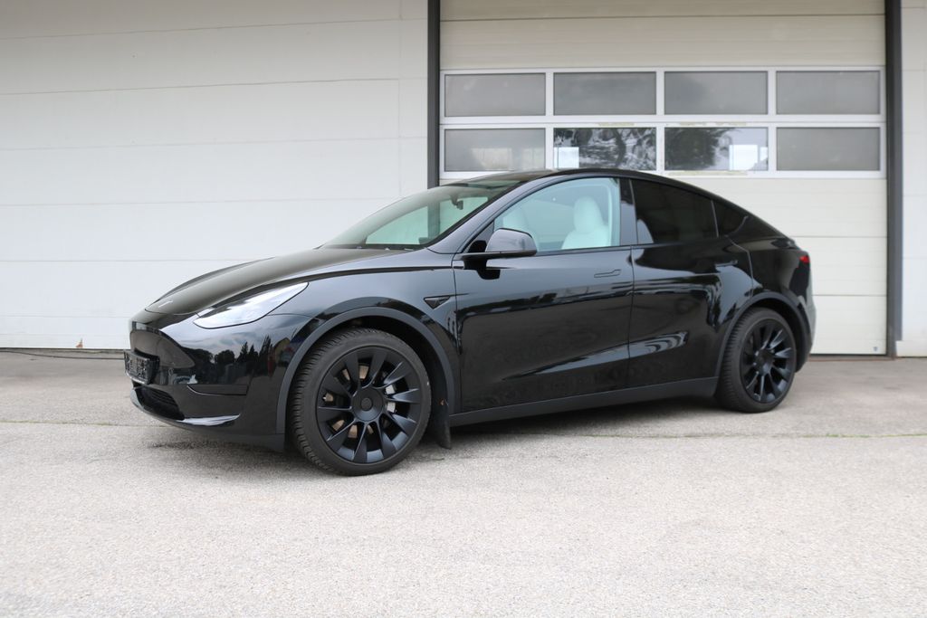 Bild des Angebotes Tesla Model Y Basis RWD*20Zoll*Innenraum schwarz/weiß