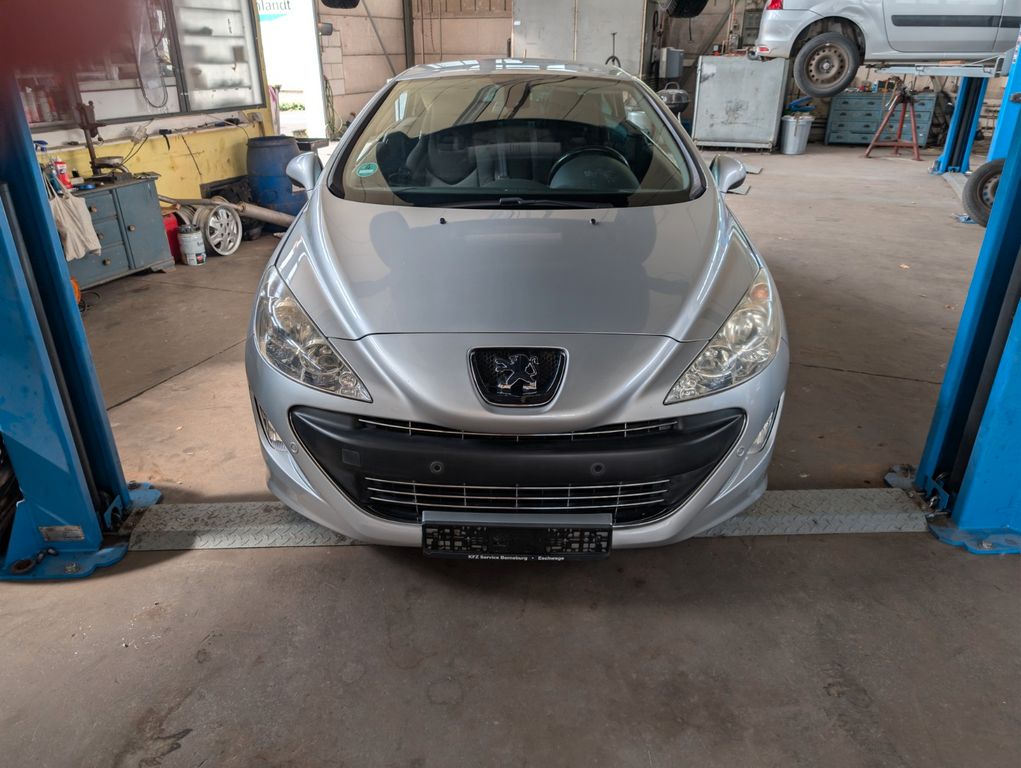 Bild des Angebotes Peugeot 308 CC Active e-HDi FAP 110 STOP & START Active