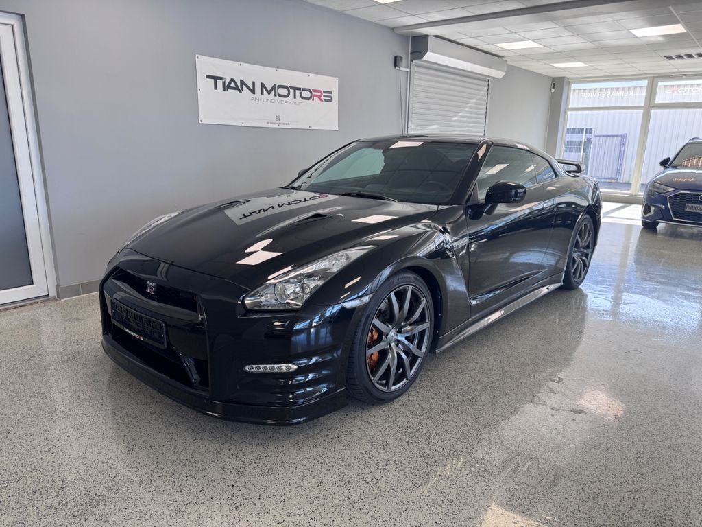 Nissan GT-R Black Edition