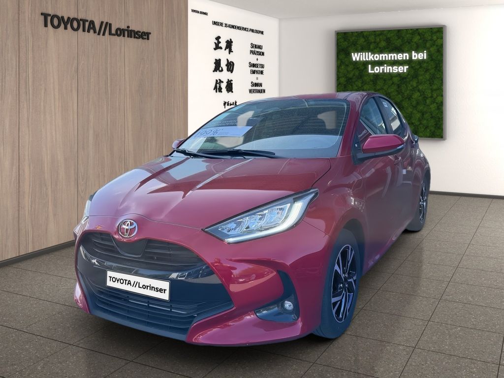 Bild des Angebotes Toyota Yaris 1.5 Teamplayer Kam.+KlimaA+LED+SHZ+ACC+AUT