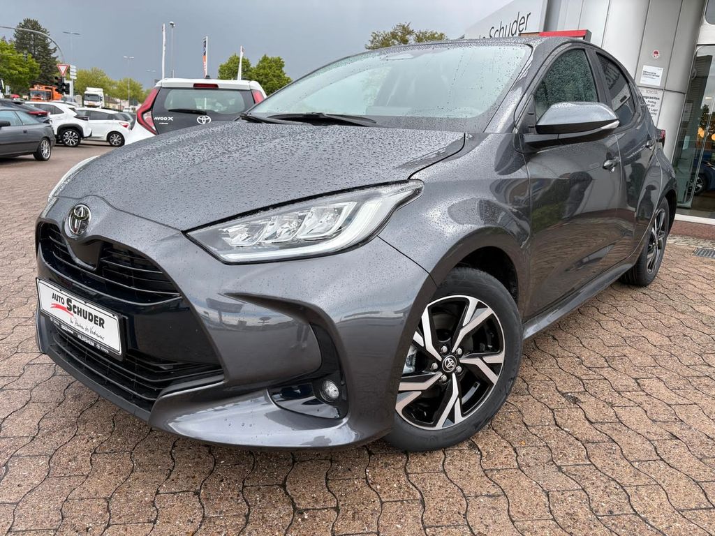 Bild des Angebotes Toyota Yaris Hybrid Teamplayer **COMFORTPAKET**