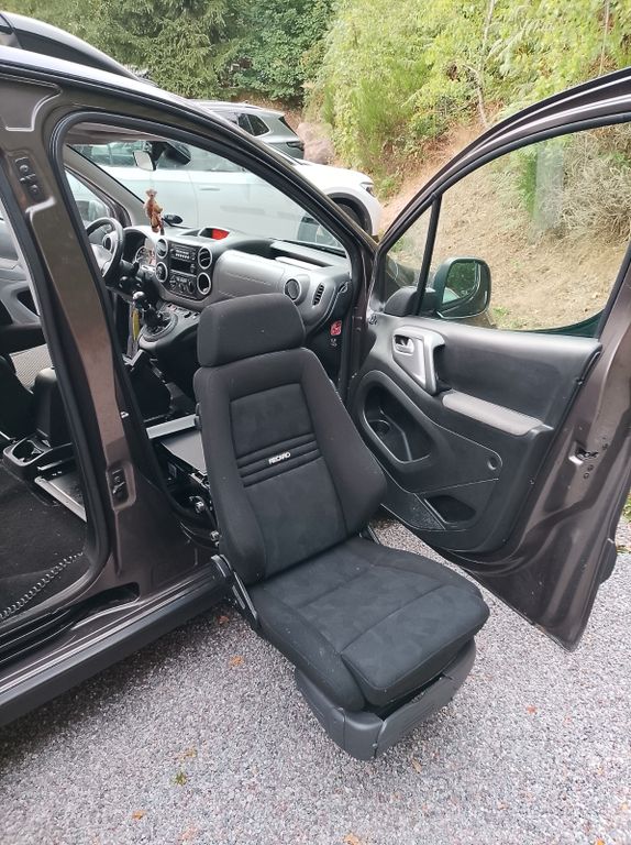 Bild des Angebotes Peugeot Partner behindertengerecht mit Schwenksitz
