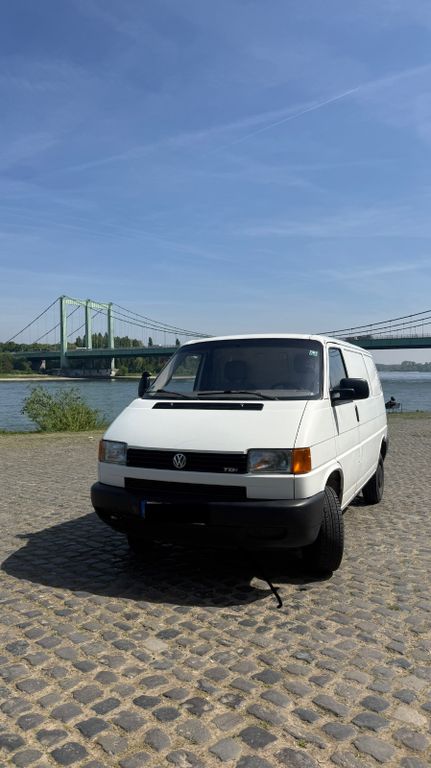 Bild des Angebotes Volkswagen T4 2.5 L TDI Van/Bus/Camper