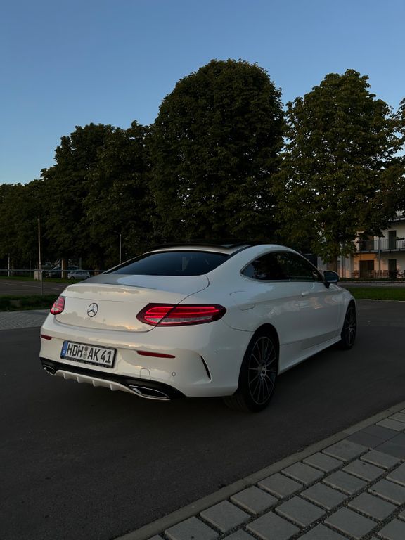 Bild des Angebotes Mercedes-Benz C 250 d AMG Line/Pano/Burmester Scheckheft