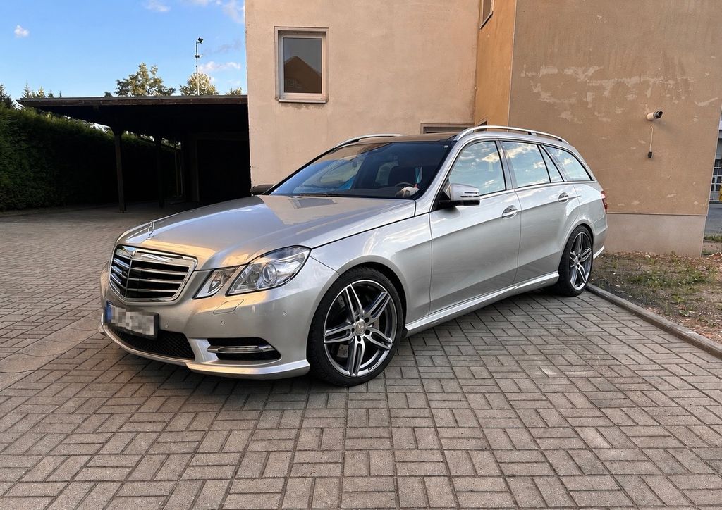 Bild des Angebotes Mercedes-Benz E 500 4MATIC T AMG DAB Pano H&K Memory Massage