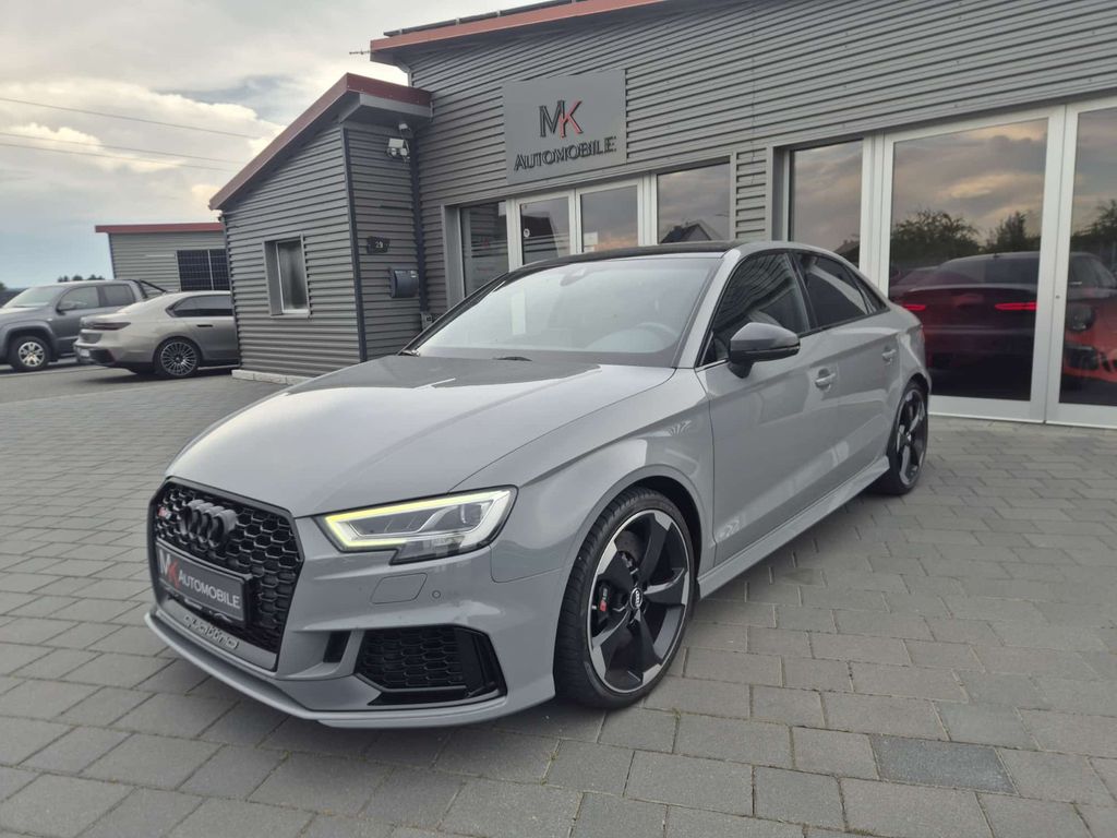 Bild des Angebotes Audi RS3 Lim. 2.5 TFSI quattro *CARBON*ALCANTARA*B&O*