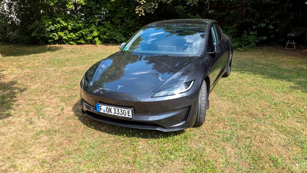 Bild des Angebotes Tesla Model 3 Performance | VAT | Metallic Grey | 1st