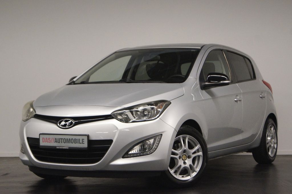 Bild des Angebotes Hyundai i20 FIFA World Cup Edition|S-DACH|KLIMA|AUTMATIK