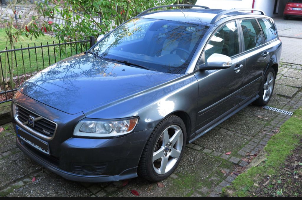 Bild des Angebotes Volvo V50 1.6D DRIVe Momentum Momentum