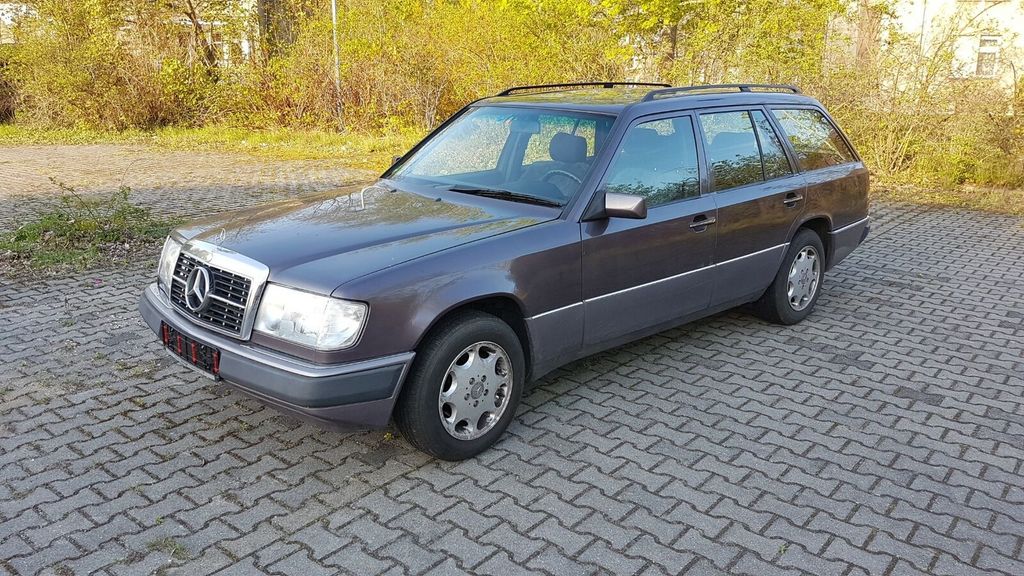 Bild des Angebotes Mercedes-Benz 220TE W124 Kombi Bornitbraun Automatik Klima