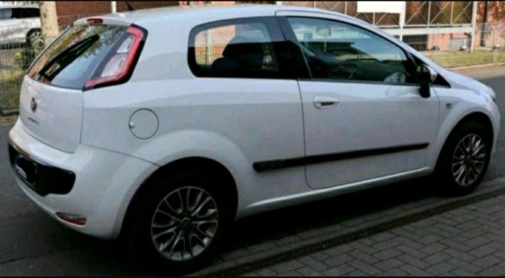 Bild des Angebotes Fiat Punto Evo 1,4 L Benziner 59274 km nachweisbar