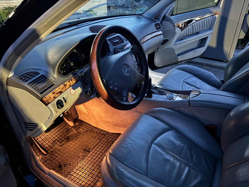 Bild des Angebotes Mercedes-Benz E320 V6  Schiebedach  Sitzbelüftung  185tkm voll