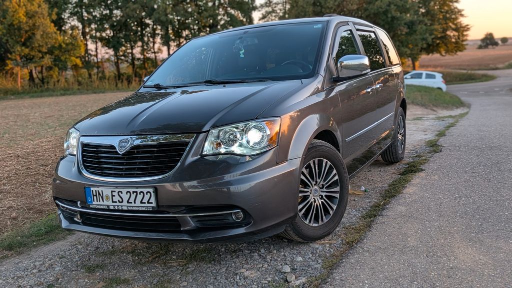 Bild des Angebotes Lancia Voyager 2.8 MultiJet 16v Platinum Automatik ...