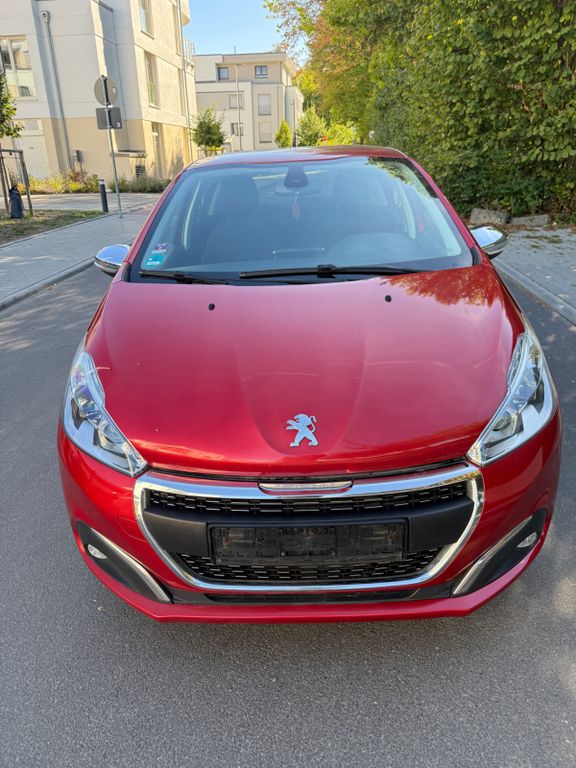 Bild des Angebotes Peugeot 208 PureTech 110 EAT 6 Signature Signature