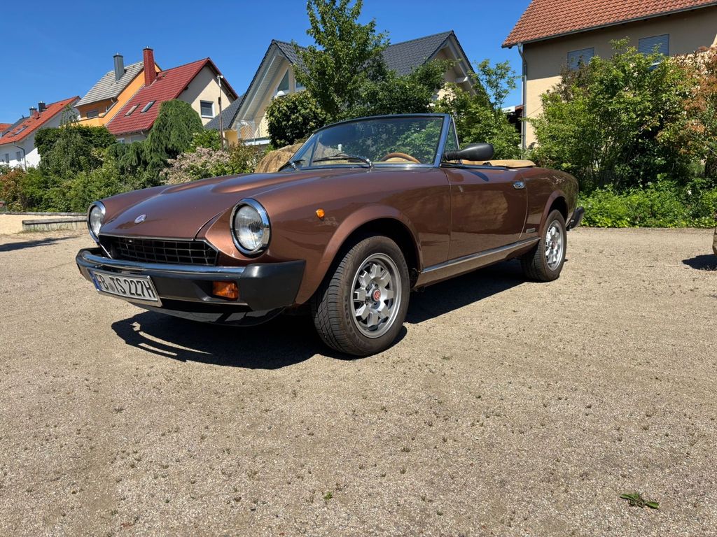 Bild des Angebotes Fiat 124 Spider Restauration Innen / Aussen/ TOP