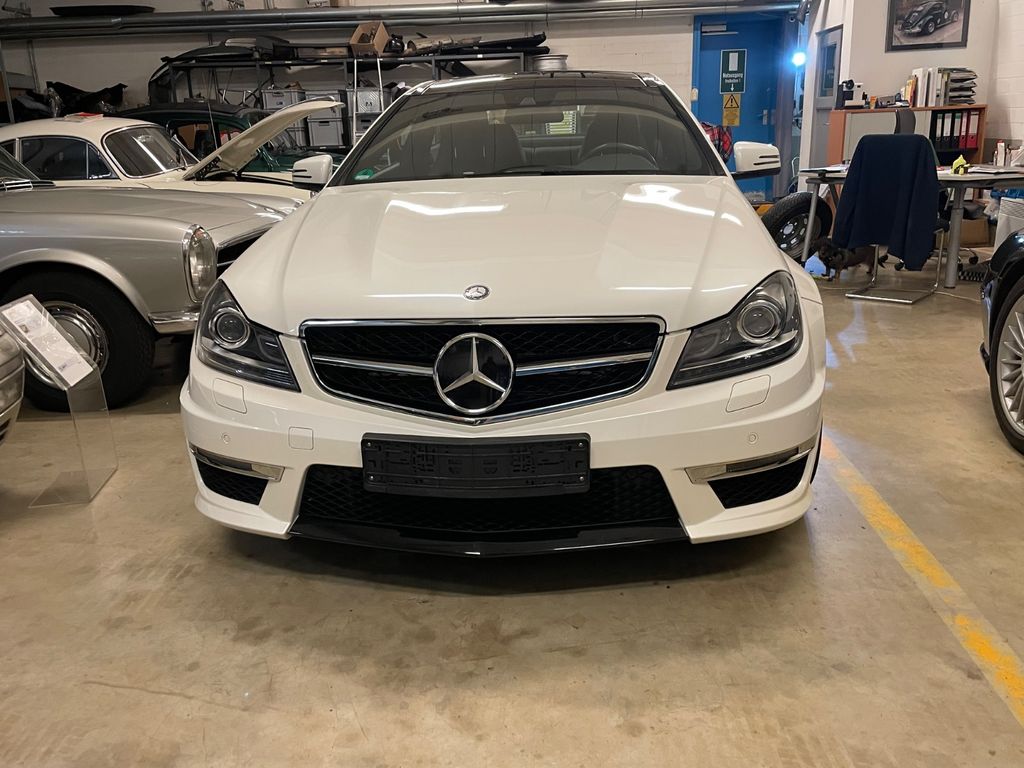 Mercedes-Benz C 63 AMG C Coupe C 63 AMG