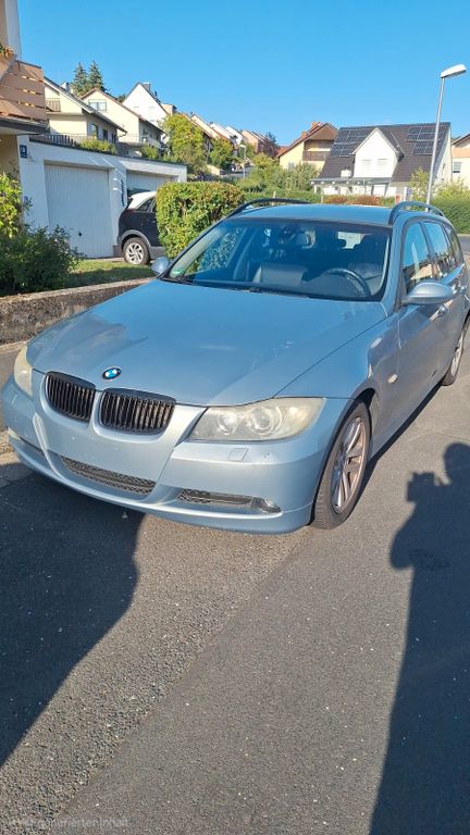 Bild des Angebotes BMW 320d touring -