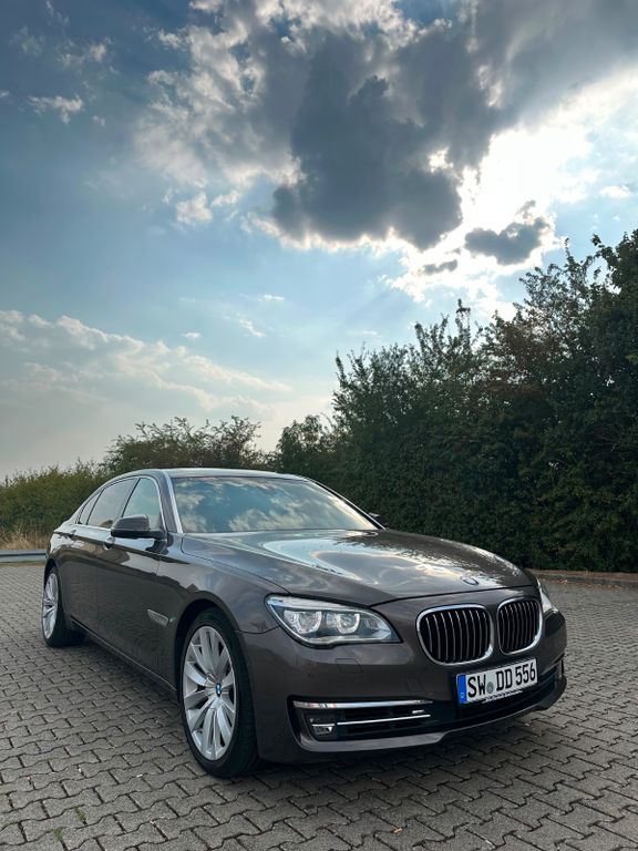 Bild des Angebotes BMW 740Li - Softclose - Kamera - Chauffeur Paket