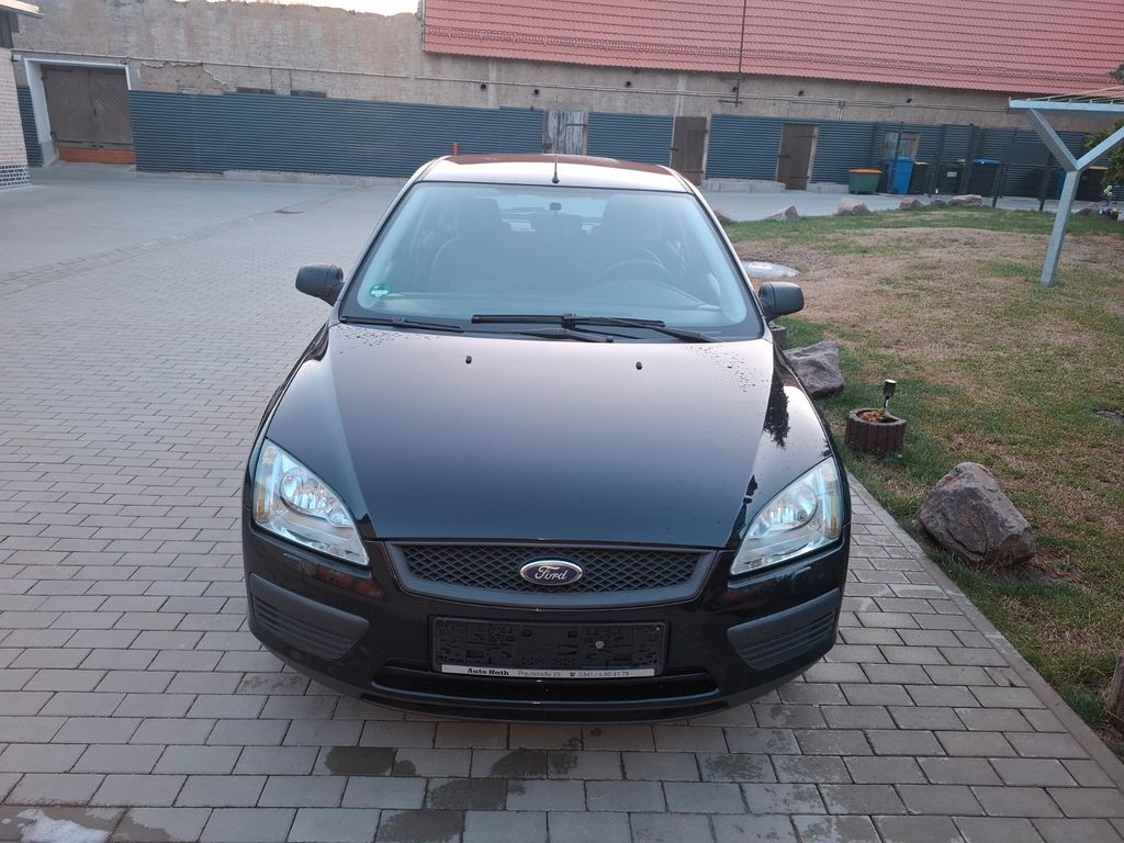 Bild des Angebotes Ford Focus 1,6 Ghia Ghia