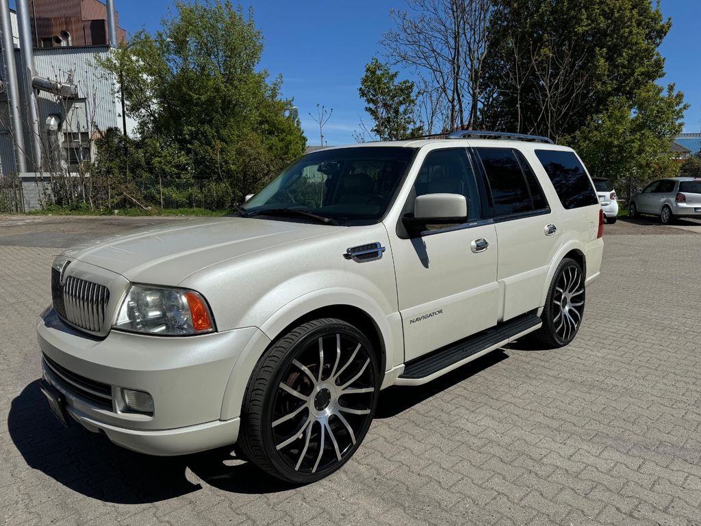 Bild des Angebotes Lincoln Navigator 5.4 V8 * 1. HAND * 8-Sitzer * Allrad *