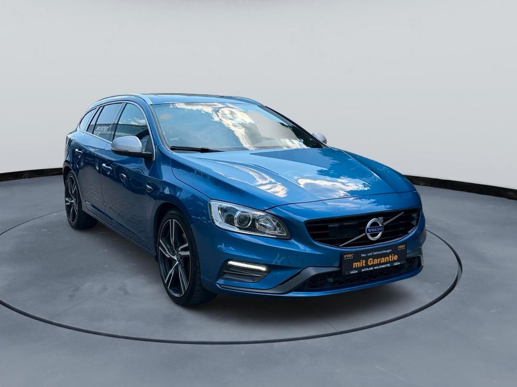 Bild des Angebotes Volvo V60 Kombi Momentum/R-Design