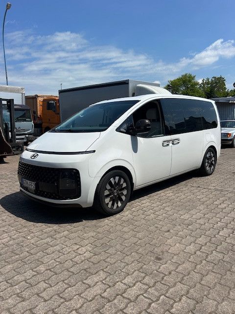 Bild des Angebotes Hyundai STARIA 2.2 CRDi Signature 4WD Pano Bose Voll