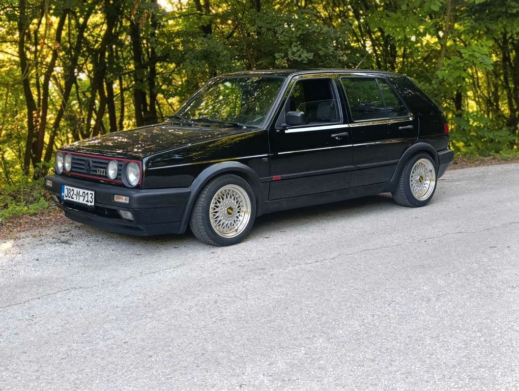 Volkswagen Golf 2 GTI