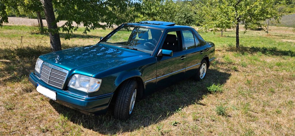 Bild des Angebotes Mercedes-Benz E 220 W124 Erstlack, Original, Oldtimer, HU neu